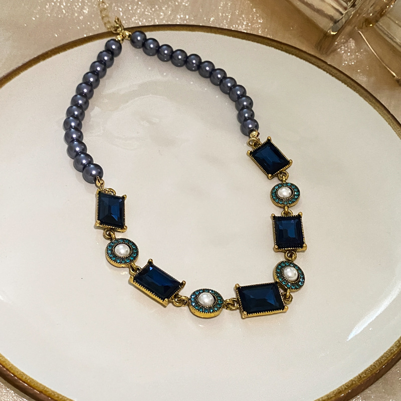 2026 New Designer Luxury Brand Woven Leather Letter Pearl Necklace, Light Luxury Retro High-end Collarbone Chain, Minimalist Jewelry Wholesale