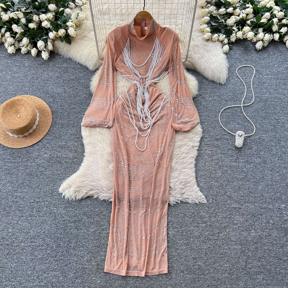 European and American niche fashion rhinestone decorated waist cinched women's dress for autumn 2026, slim fit, elegant and fashionable