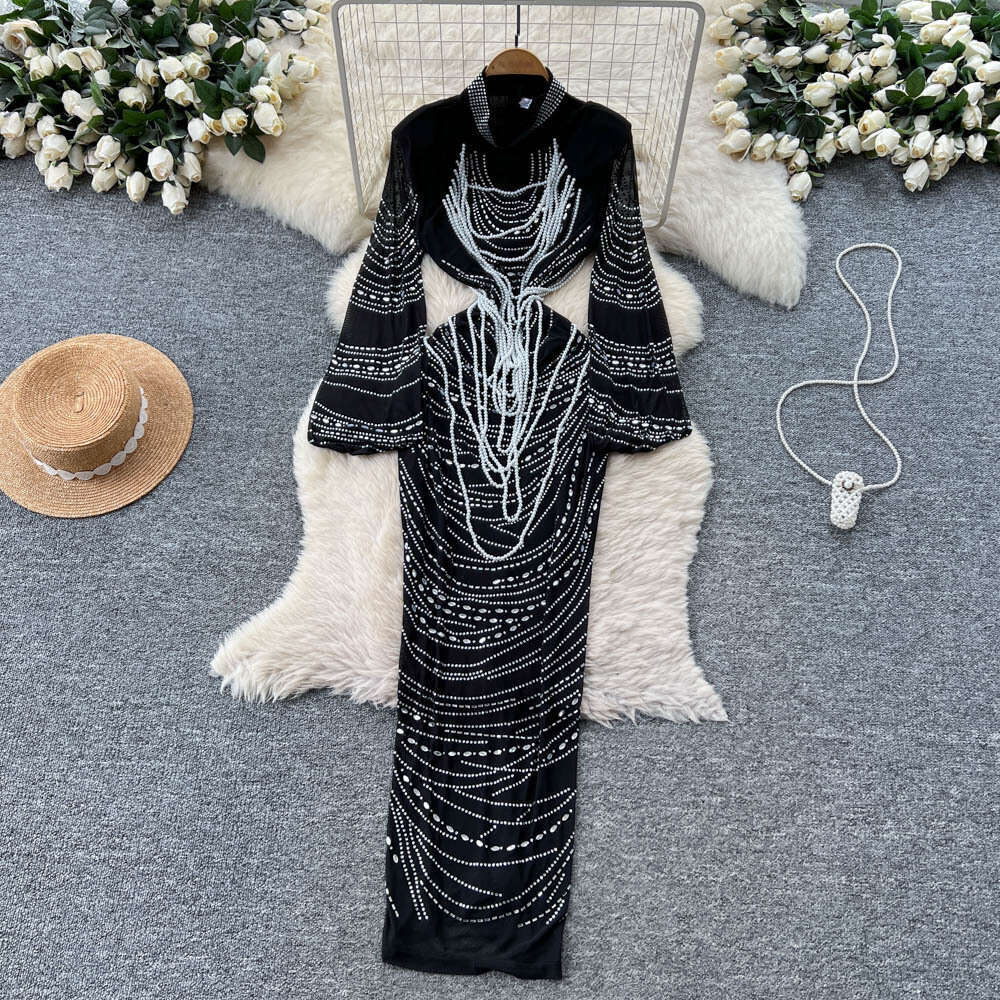 European and American niche fashion rhinestone decorated waist cinched women's dress for autumn 2026, slim fit, elegant and fashionable