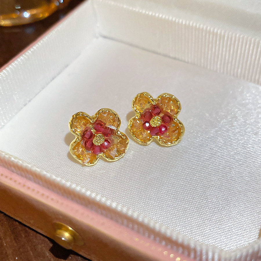 Spring new floral earrings are exquisite, elegant, sweet, with luxurious sophisticated feel, featuring a unique and niche design - view 7