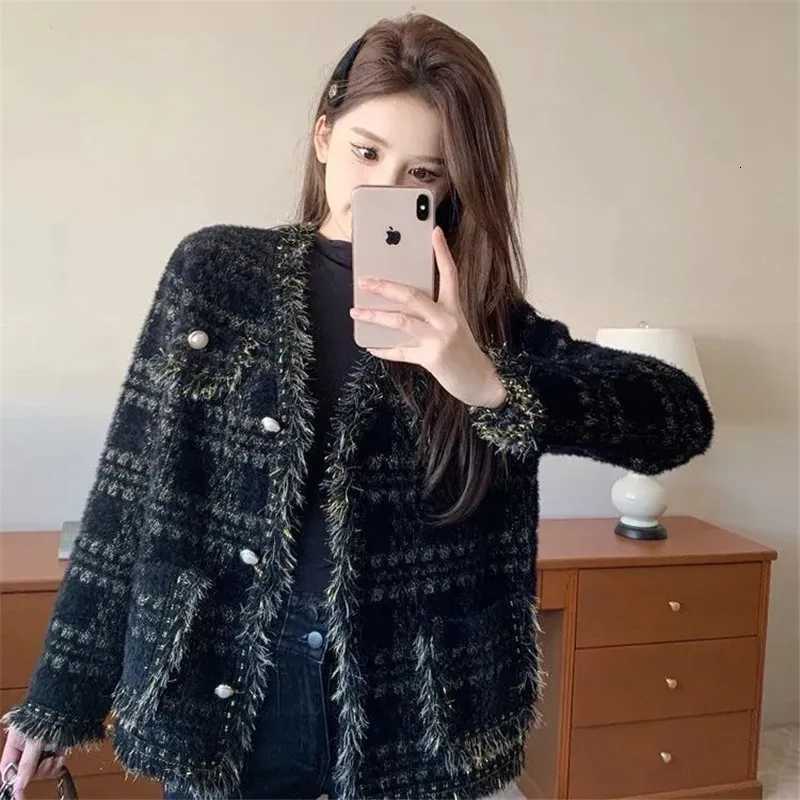 2025 Spring Autumn Womens New Fat Sister Casual Coat Xiaoxiangfeng Female Plus Size Fashion Jacket Loose Top Cardigan OverwearT260310