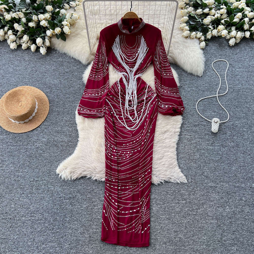 European and American niche fashion rhinestone decorated waist cinched women's dress for autumn 2026, slim fit, elegant and fashionable