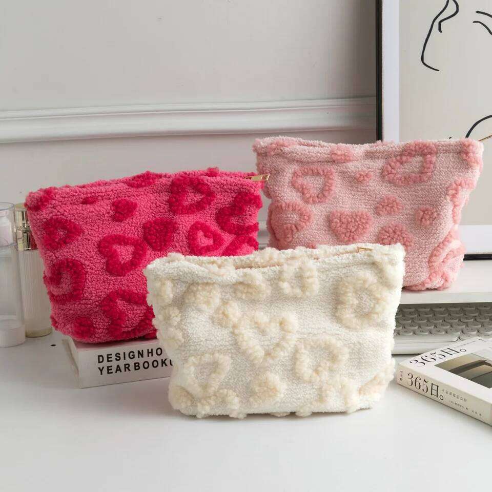 Lovely Plush Storage Large Capacity Travel Portable Makeup Bag Heart Pattern Hand Carry Pouch XJ260310