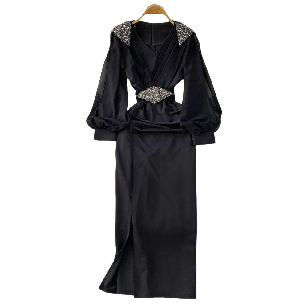 2026 new design light luxury V-neck elegant gemstone inlaid dress waist slimming lantern sleeves