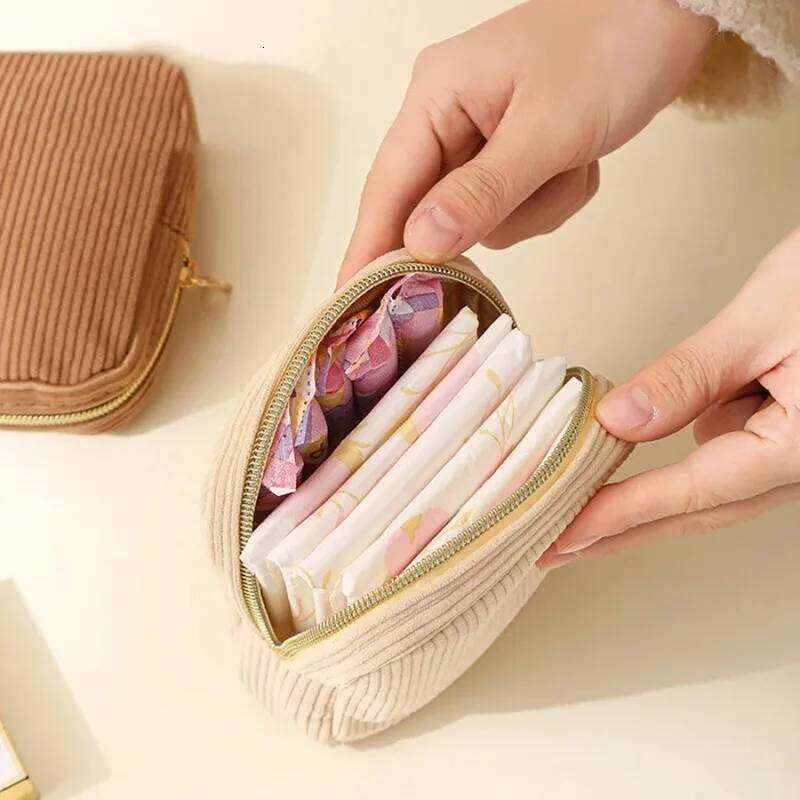 2025Fashion Makeup Lipstick Sanitary Napkins Case Mini Cosmetic Storage Women Ins Travel Organizer Bags Small Pouch XJ260310