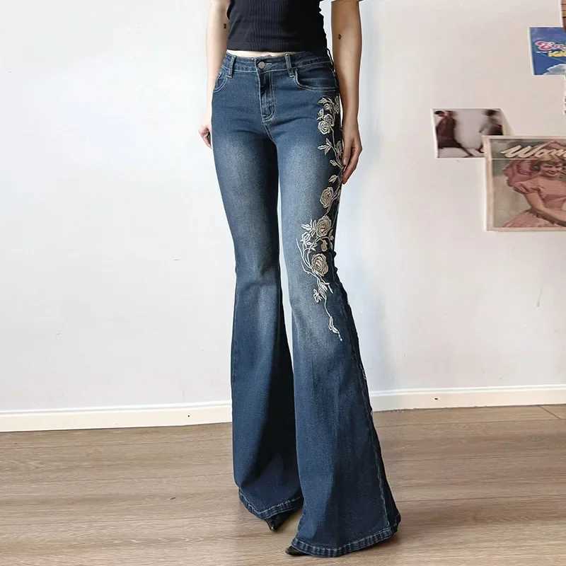 Flare Pants Jeans Women Embroidery Boot Cut Low Waist Washed Distressed Pockets Floor Length Streetwear 2025 Denim Trousers M260310
