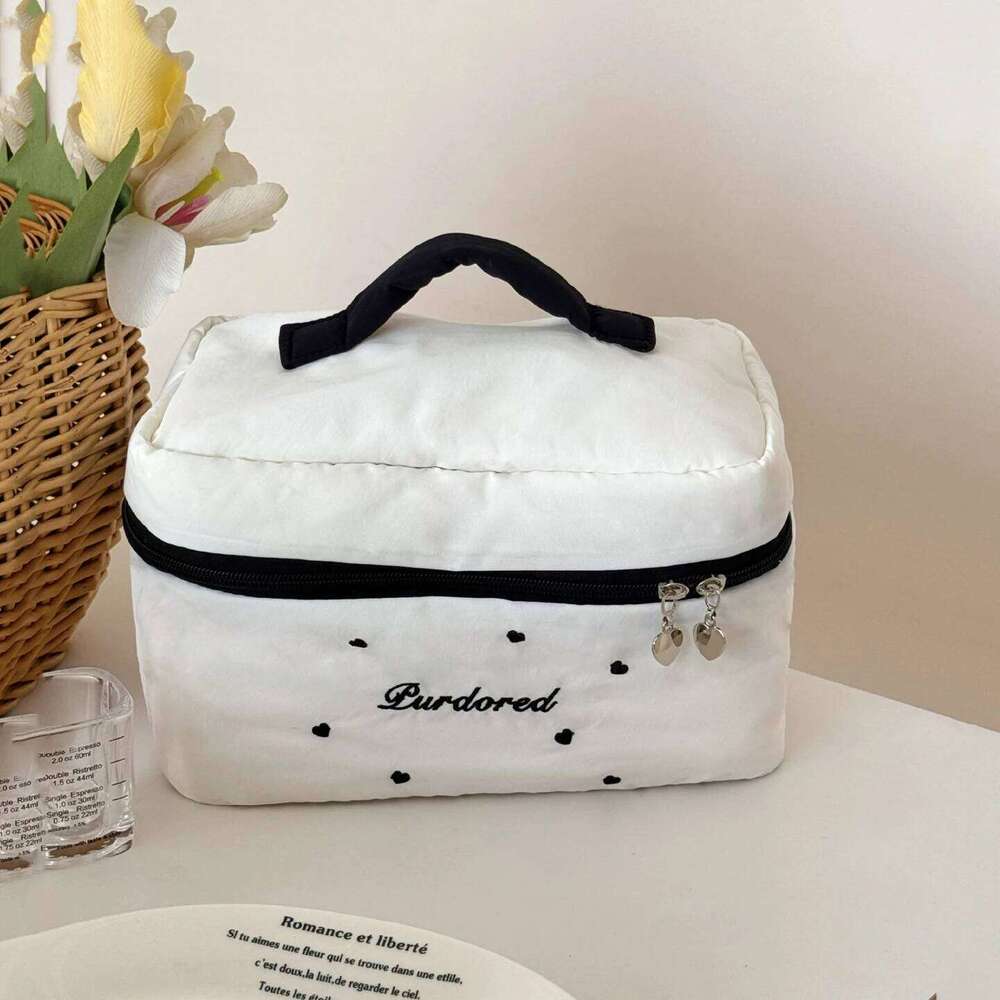 Letter Embroidery Love Women Cosmetic Bag Portable Large Capacity Ladies Toiletry Storage Bags Simple Female Handbag Makeup Case XJ260310