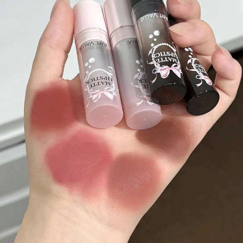 Matte velvet lipstick Moisturizing Nude Pink Waterproof Gloss Long Lasting Cinnamon Milk Tea Toned Lip Tint Party Makeup Z260310