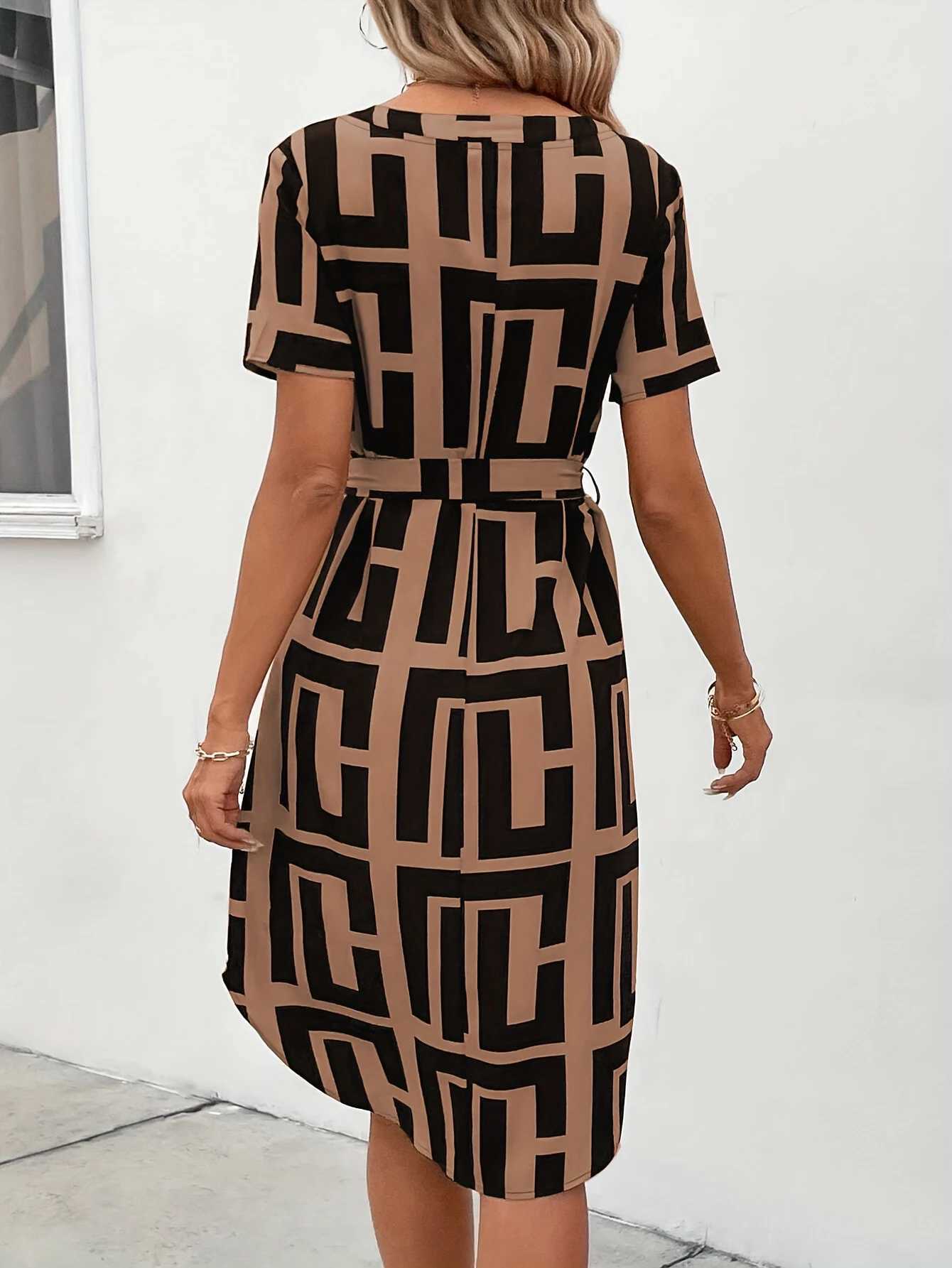 European and American temperament light and mature short sleeved plaid dress summer vacation small hem belt V-neck A-line midT260310