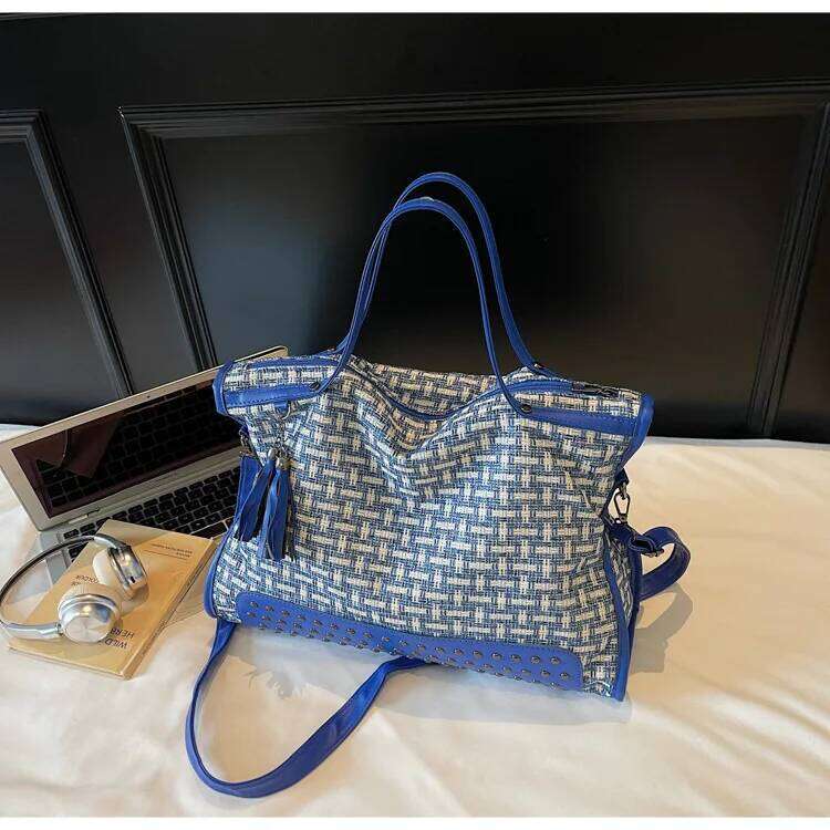 Women Luxury Designer Rivet Large Handbag Quality Shoulder Totes Purse Casual Big Bag Female Crossbody Bags Sac XJ260310