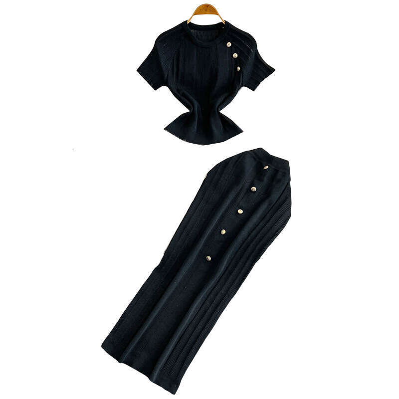 2026 designer high-end European fashion short sleeved petite figure ice silk knitted top high waisted skirt