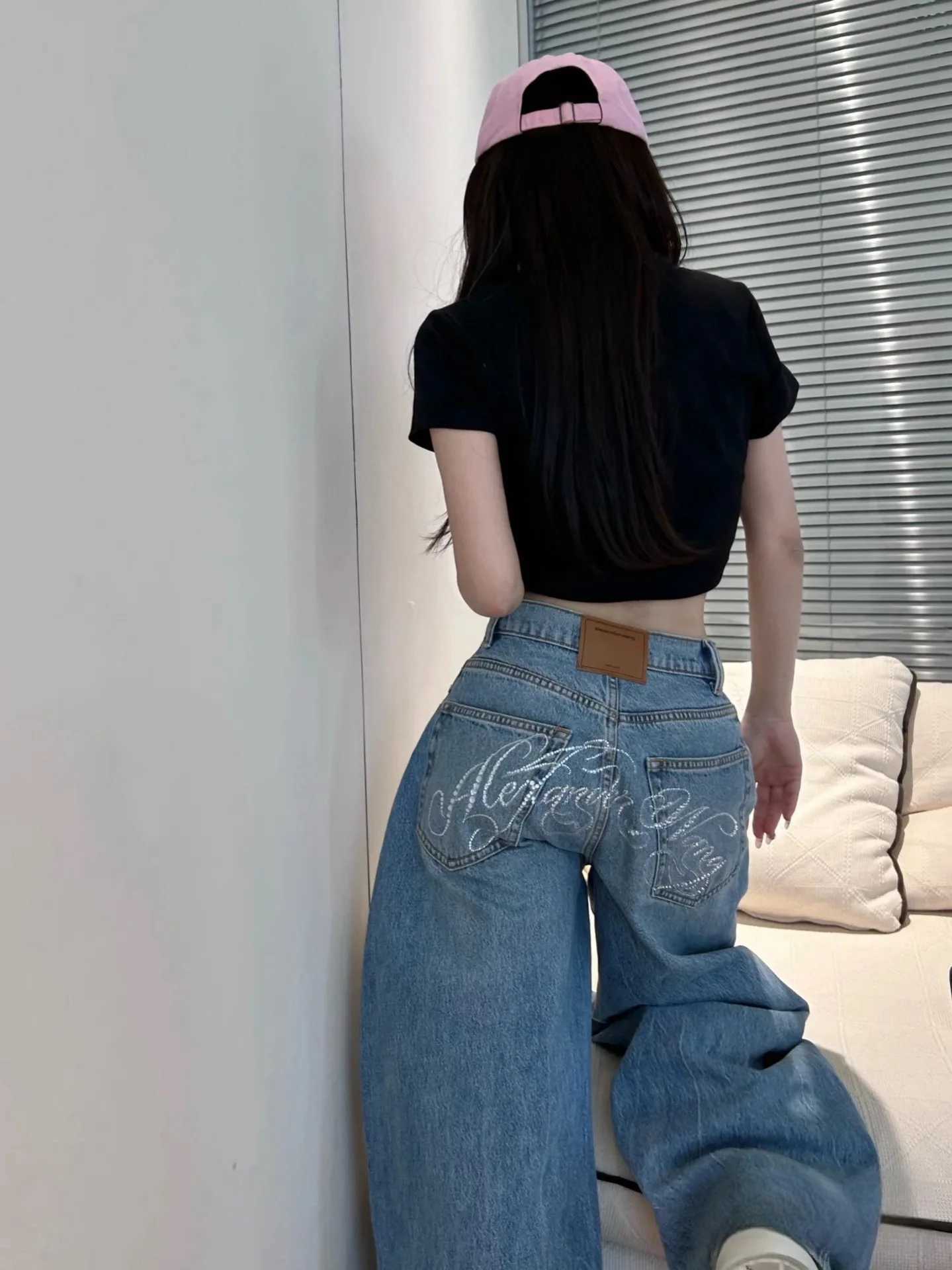 2025 Blue Jeans Womens Y2K Retro Jeans Back Flash Bent Knife Pants Niche High End Classic Letter Hot Stamping M260310