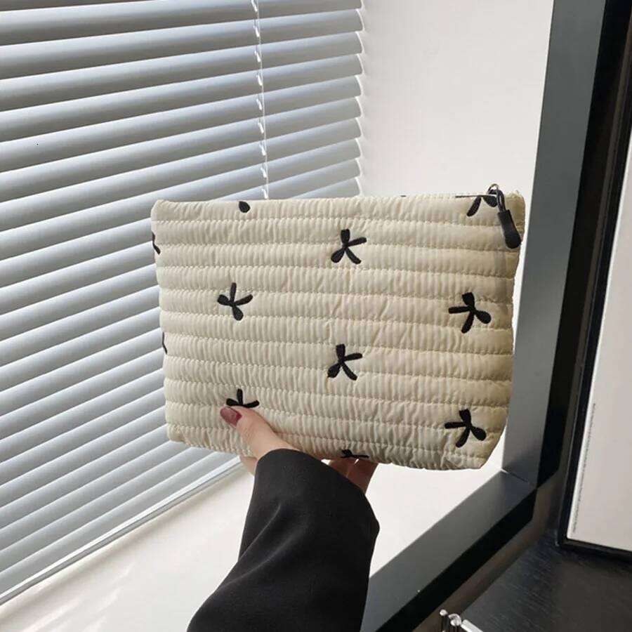 Cute Makeup with Zipper Large Capacity Cosmetic Embroidery Bow Wash Storage Bag XJ260310