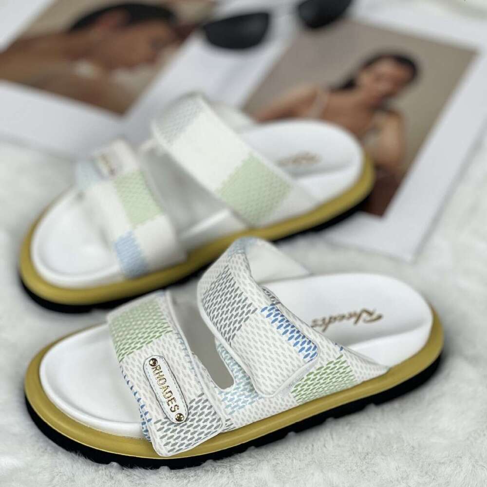 New Slippers 2025 Summer Old Flower Beach Velcro Thick Sole Sandals Versatile Women's Shoes Free Shipping