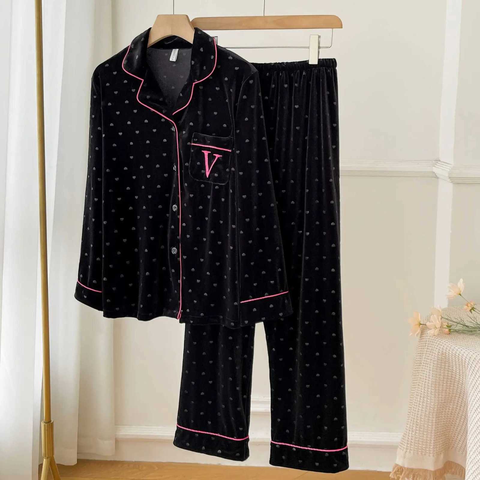 2024 Autumn New Pajamas Velvet Dot Print 2Pcs Toppants Lady Warm Home Clothes Sexy Trousers Suit Loose Sleepwear Women PjsT260310
