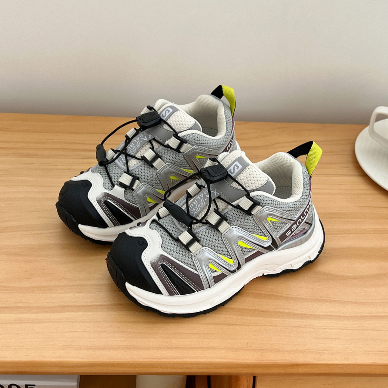 New free shipping designer shoes for kids running shoes black pink Fashionable and versatile outdoor sneakers sport shoes