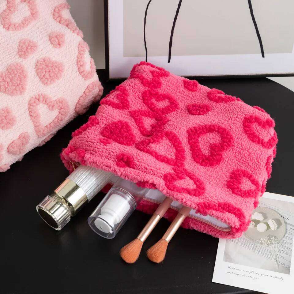 Lovely Plush Storage Large Capacity Travel Portable Makeup Bag Heart Pattern Hand Carry Pouch XJ260310