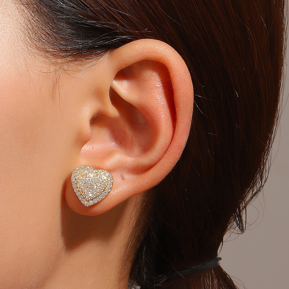 Best-selling OL fashion earrings copper inlaid with zircon heart-shaped stud earrings full of diamonds simple and stylish womens earrings 241119wtt