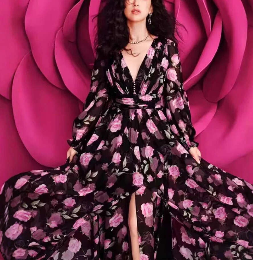2026 Spring and Autumn New Women's Celebrity Style Goddess Fairy Flower V-neck Large Bottom Silk Smooth and Elegant Long Dress