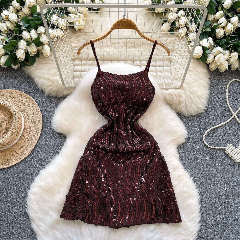 Light luxury celebrity fashion sequin shiny strap suitable for women's niche high-end style waist cinching slimming backless formal wear