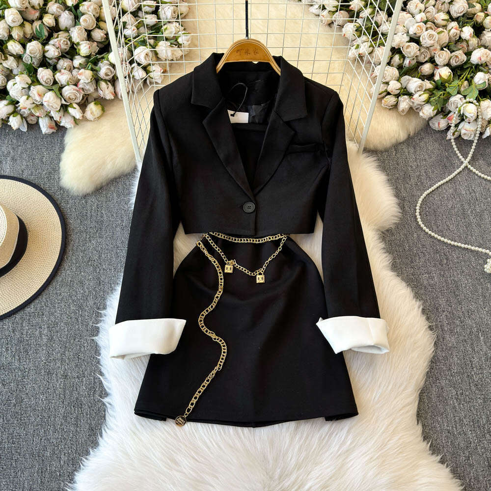 2026 women's niche professional attire, fishbone dresses, slimming vests, and sports jackets