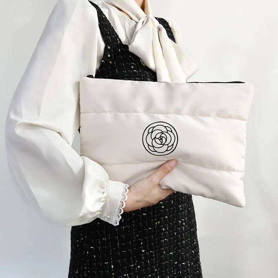 Portable Cotton Floral Makeup New Quilted Large capacity Cosmetic Storage Solid Color Travel Toiletry Bag XJ260310