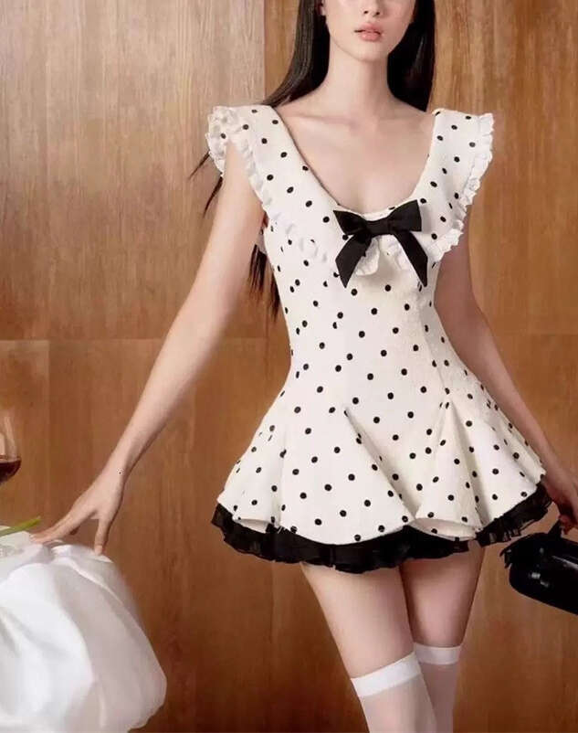 2026 new women's niche design celebrity sweet and spicy style sexy big U-neck navy blue polka dot waist short skirt
