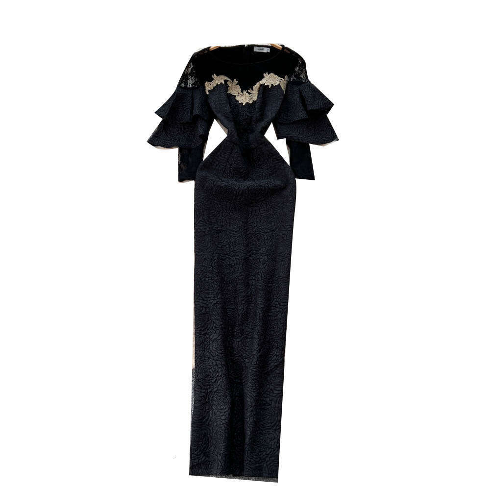 2026 Women's Black European and American Fashionable Elegant Lace Embroidered Ruffle Border Slimming Version Jacquard Dress