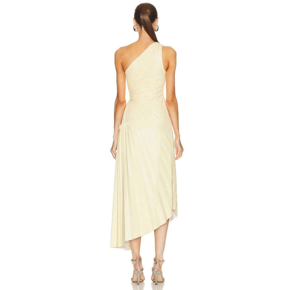 2026 spring and summer European and American niche fashion design goddess sexy one shoulder asymmetrical pleated long skirt