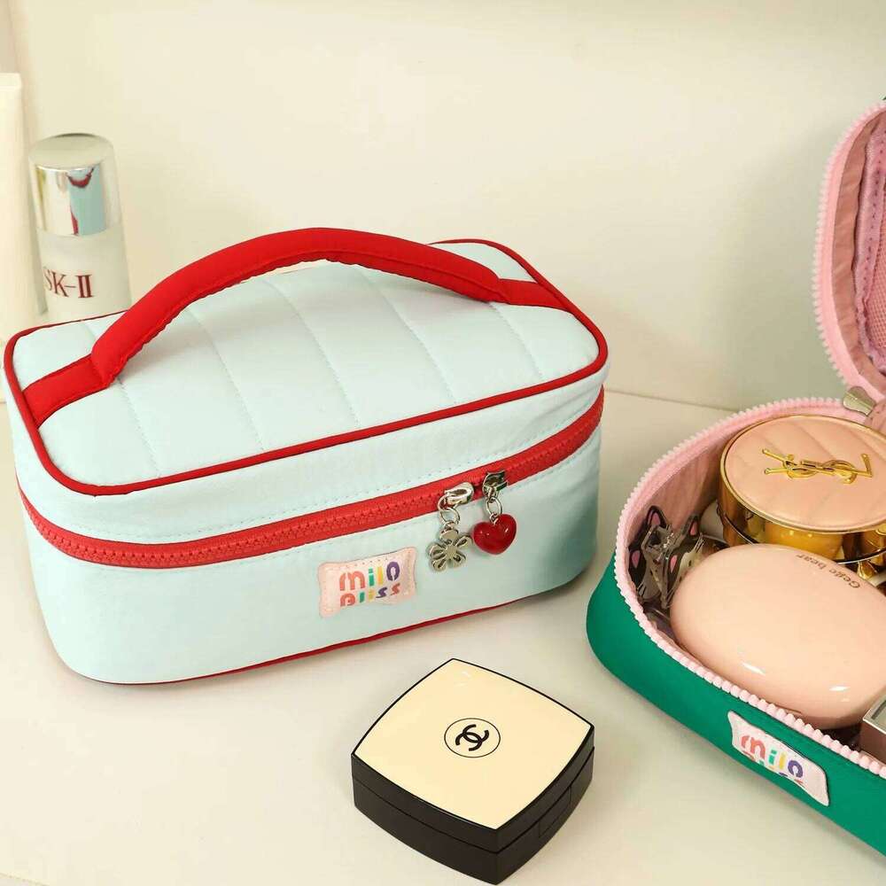 Customized Ins Korean style high-value handheld bag, cute color blocking, large capacity portable skincare makeup b XJ260310