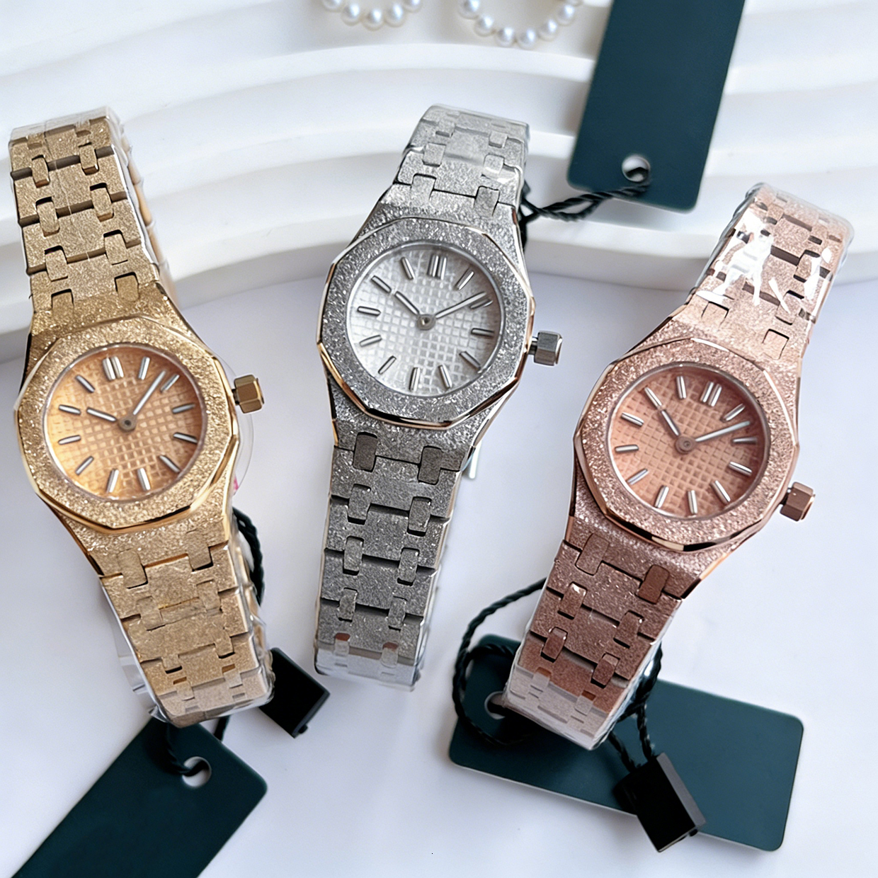 Royal Oak Mini Watch Luxury Designer Watches Top Quality Swiss Quartz Womens Watches Shiny Brushed Gold Silver 316L Stainless Steel Width 23mm with Box Packing