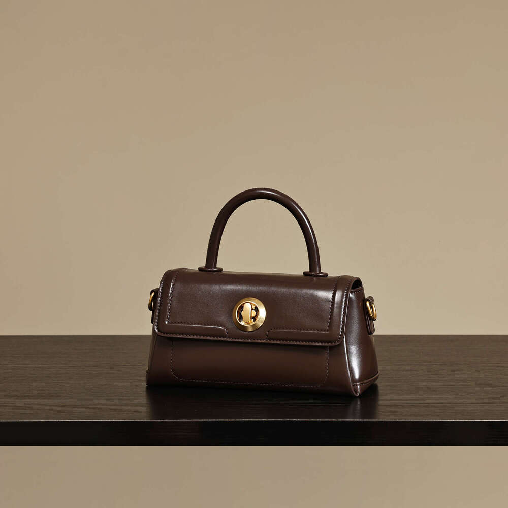 Luxury Shoulder Bags Totes Hobo HHJBAG High End Red Small Square Women New Commuting Handbag Crossbody Bridal Bag Suitable For Daily Use SENYY