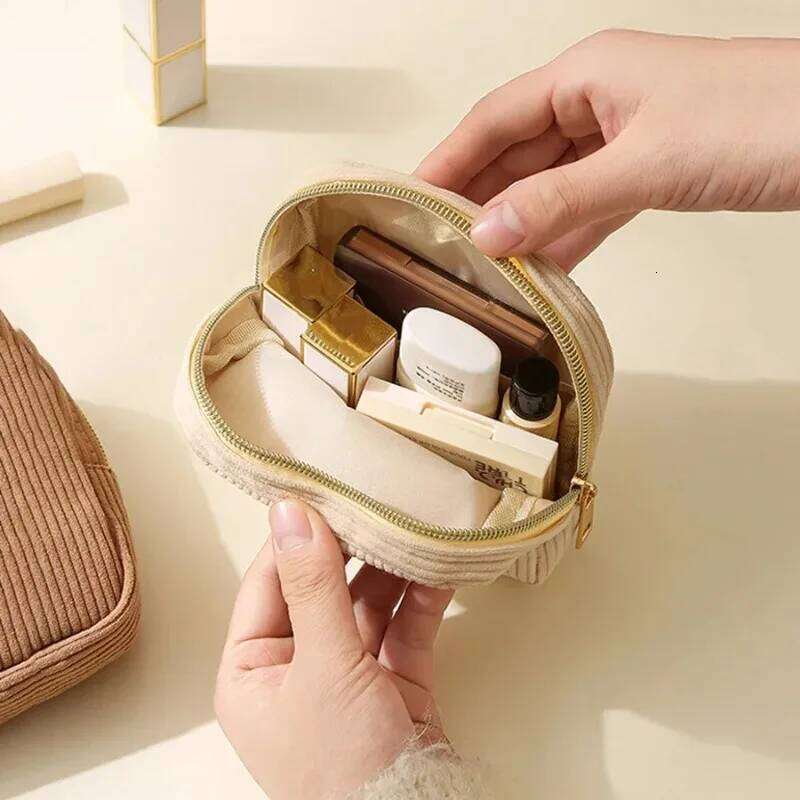2025Fashion Makeup Lipstick Sanitary Napkins Case Mini Cosmetic Storage Women Ins Travel Organizer Bags Small Pouch XJ260310