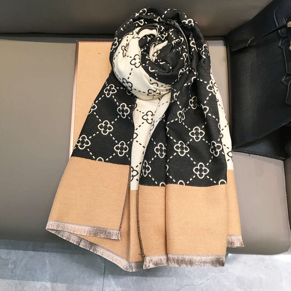 Autumn/Winter Double-Sided Four-Leaf Flower Imitation Cashmere Scarf For Women, Air-Conditioning Shawl, Student Warm Neck Warmer, High-End Elegance