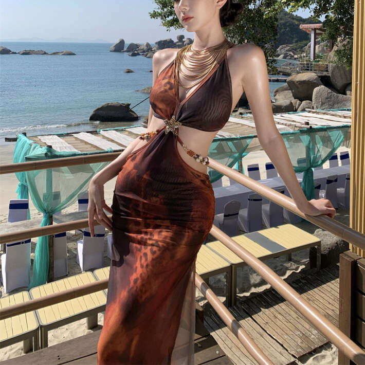 2026 spring and summer new designer elegant strapless dress suitable for sexy girls, new holiday printed backless sleeveless dress