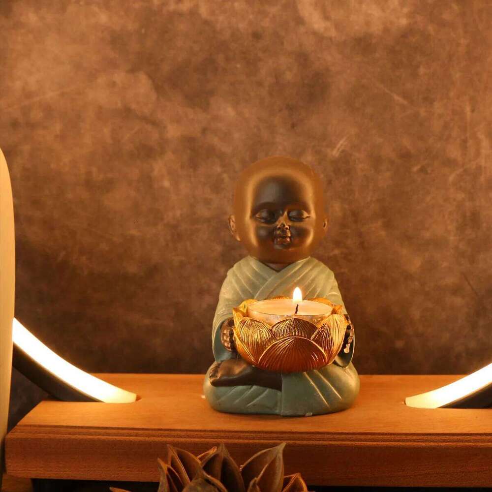Zen small Buddha statue candlestick decorative lamp antique porch bedroom home little monk meditation resin crafts creative orna H260310