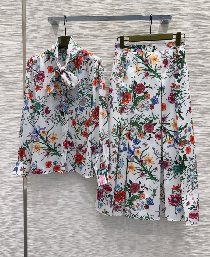 Higher version womens Two Piece Dress summer Women Shirts Loose Full of flower print Long Sleeved Shirt and Pleated half skirt lady Neck strap loose Blouses 310