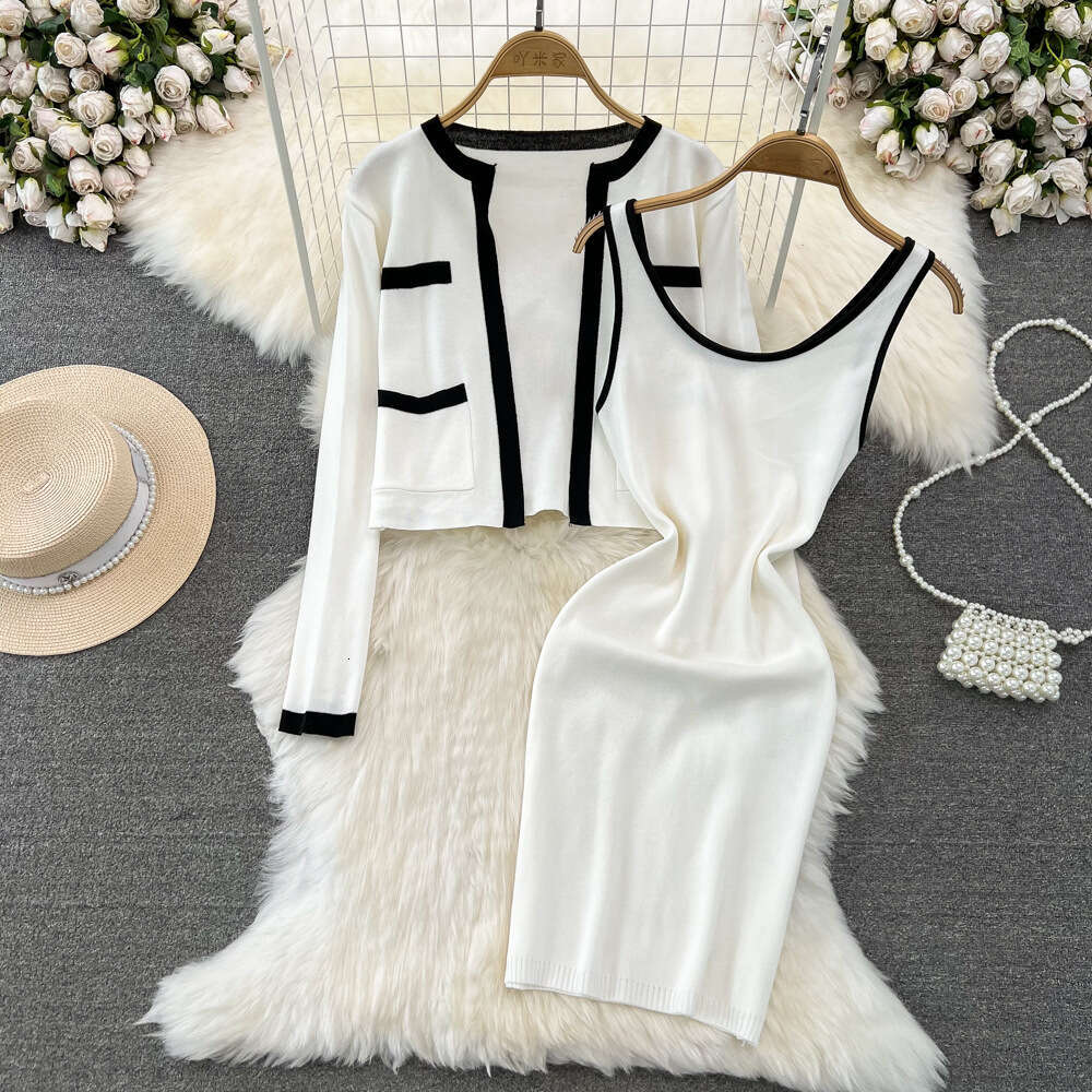 2026 Fashion Korean style long sleeved color blocked round neck knitted cardigan two-piece set waist cinching slim fit vest