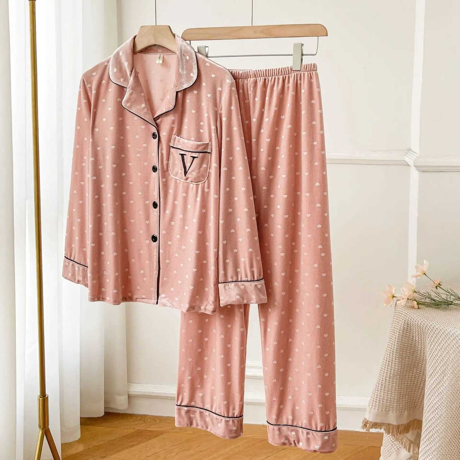 2024 Autumn New Pajamas Velvet Dot Print 2Pcs Toppants Lady Warm Home Clothes Sexy Trousers Suit Loose Sleepwear Women PjsT260310