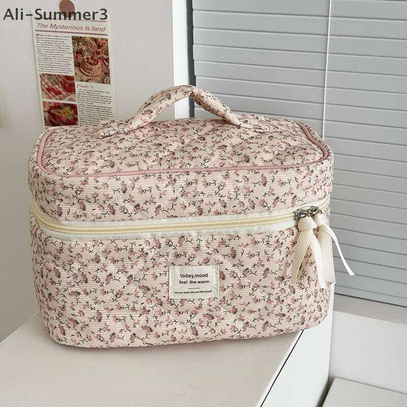 Fresh Sweet Corduroy Floral Cosmetic Portable Large-Capacity Storage Travel Makeup Bag Toiletry Organizer For Girls XJ260310