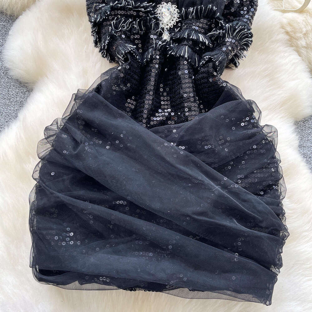 Light luxury socialite sexy mesh backless collar sequined shiny dress suitable for hot girls with waist cinching and hugging buttocks