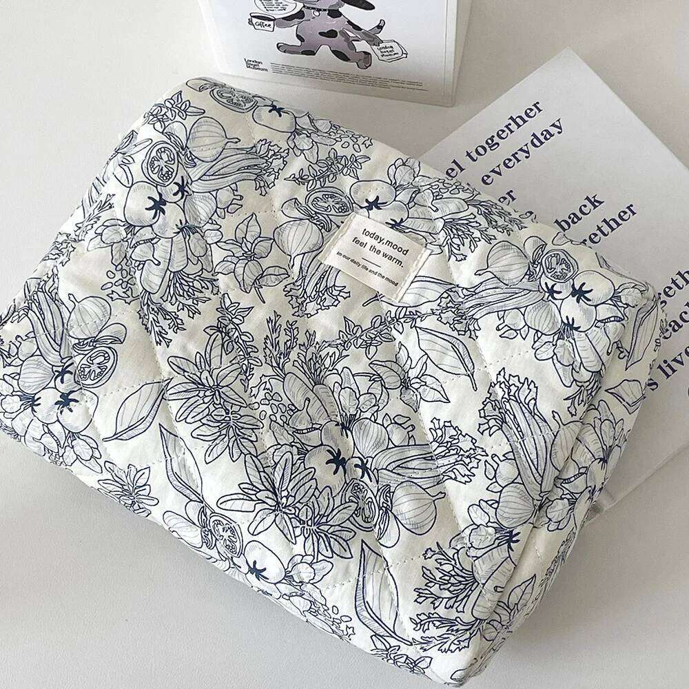 Summer Retro Flower Quilted Makeup Portable Zipper Cosmetic Travel Organizer Women's Handbag Girls Toilet Bag XJ260310