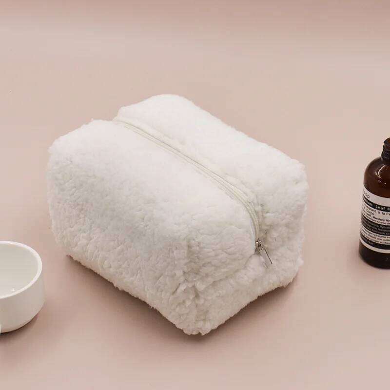 Lamb Cashmere Makeup Cream Color, Portable Skincare Storage Bag, Small Fresh Cosmetic Zipper Bag XJ260310