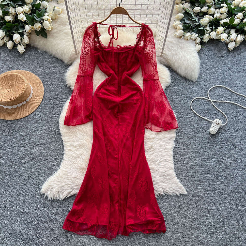 Women's red evening dress, European and American fashion, elegant square neck, bell shaped sleeves, waist cinching, slim fitting lace dress