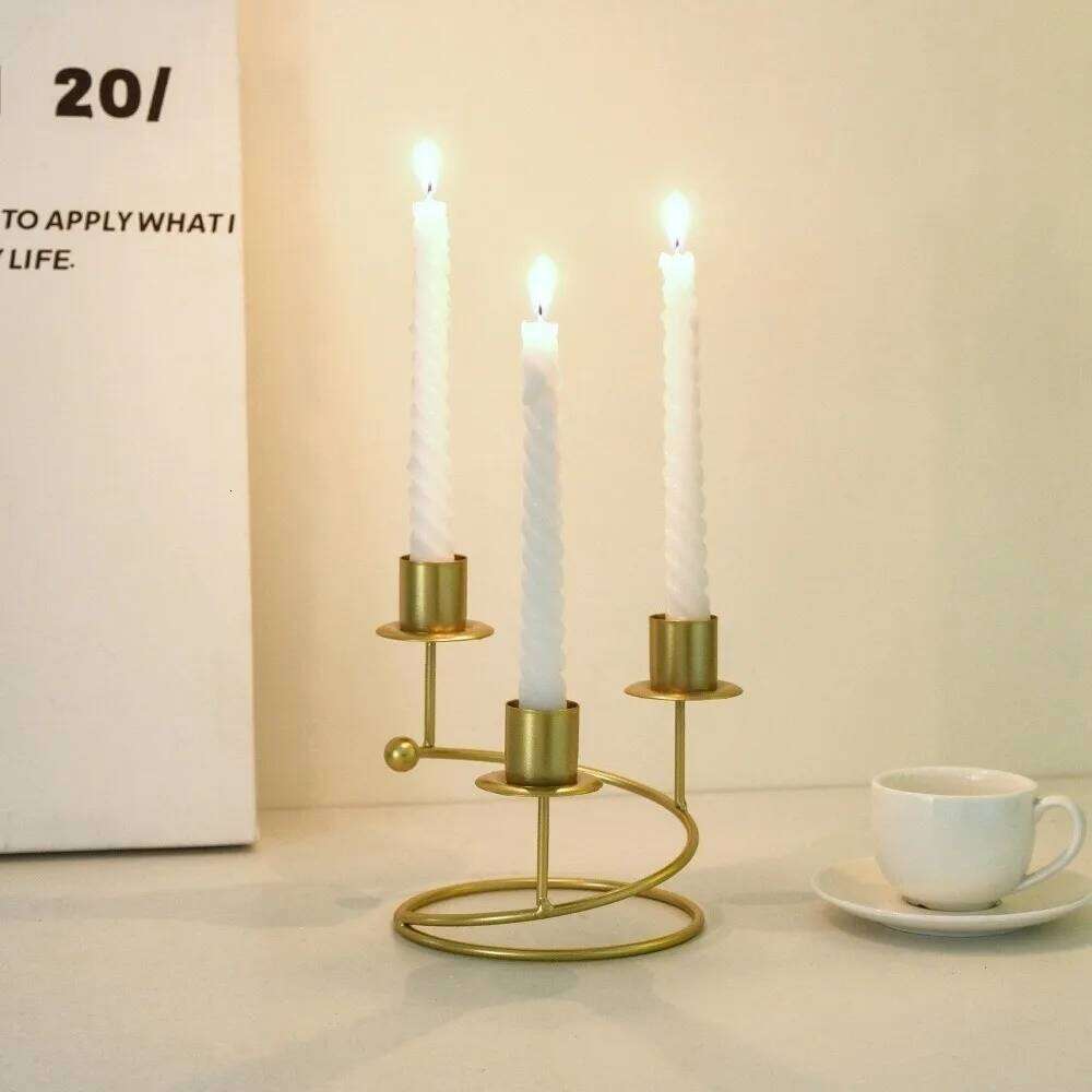 Iron Candlestick Holder Ornaments Retro Style Candle Stand Restaurant Decor Birthday Candlelight Dinner Props Home H260310