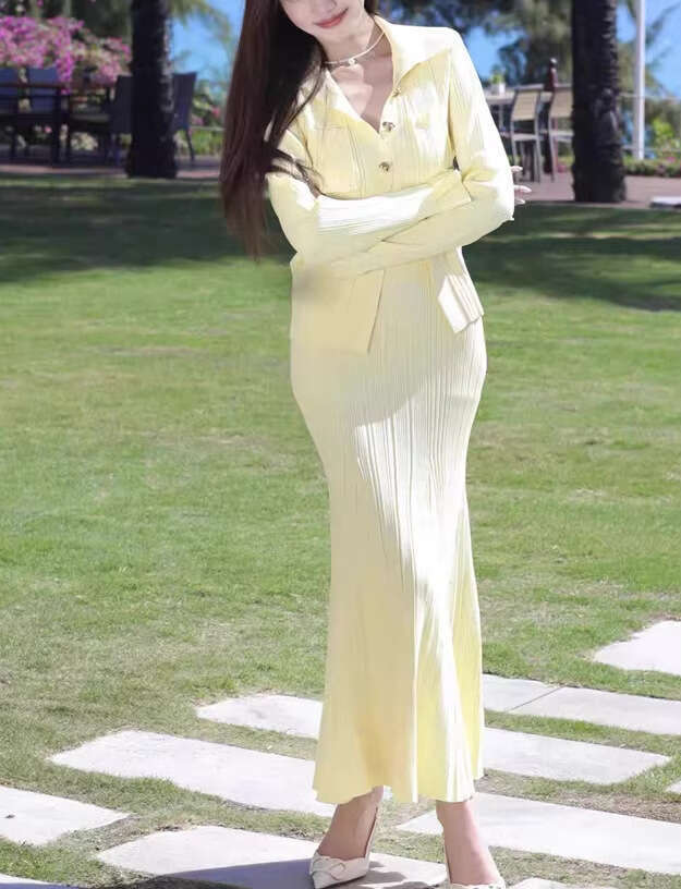 2026 Spring/Summer Designer Fashion Brand Three Button Open Knitted Cardigan Slim Women's Tight Skirt Set