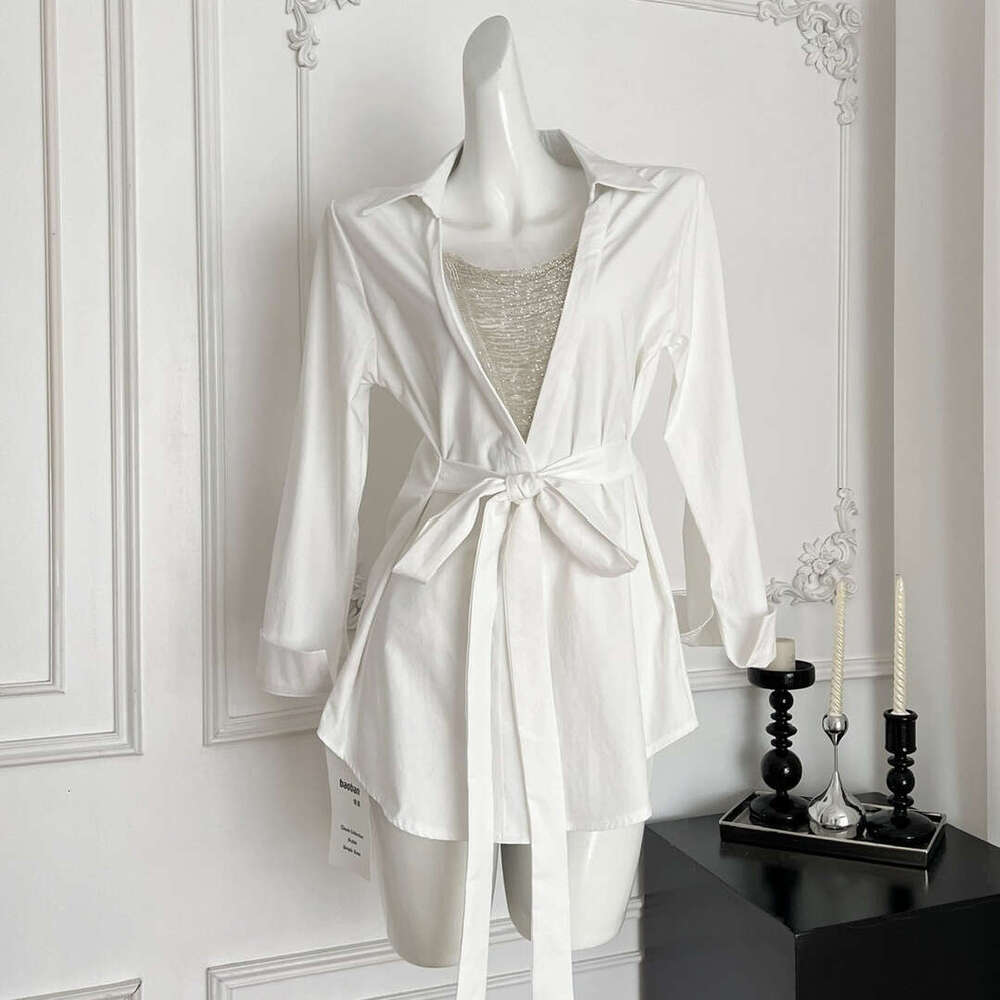 Designer French fashion slim fit women's 2026 new lace patchwork low neck long sleeved shirt