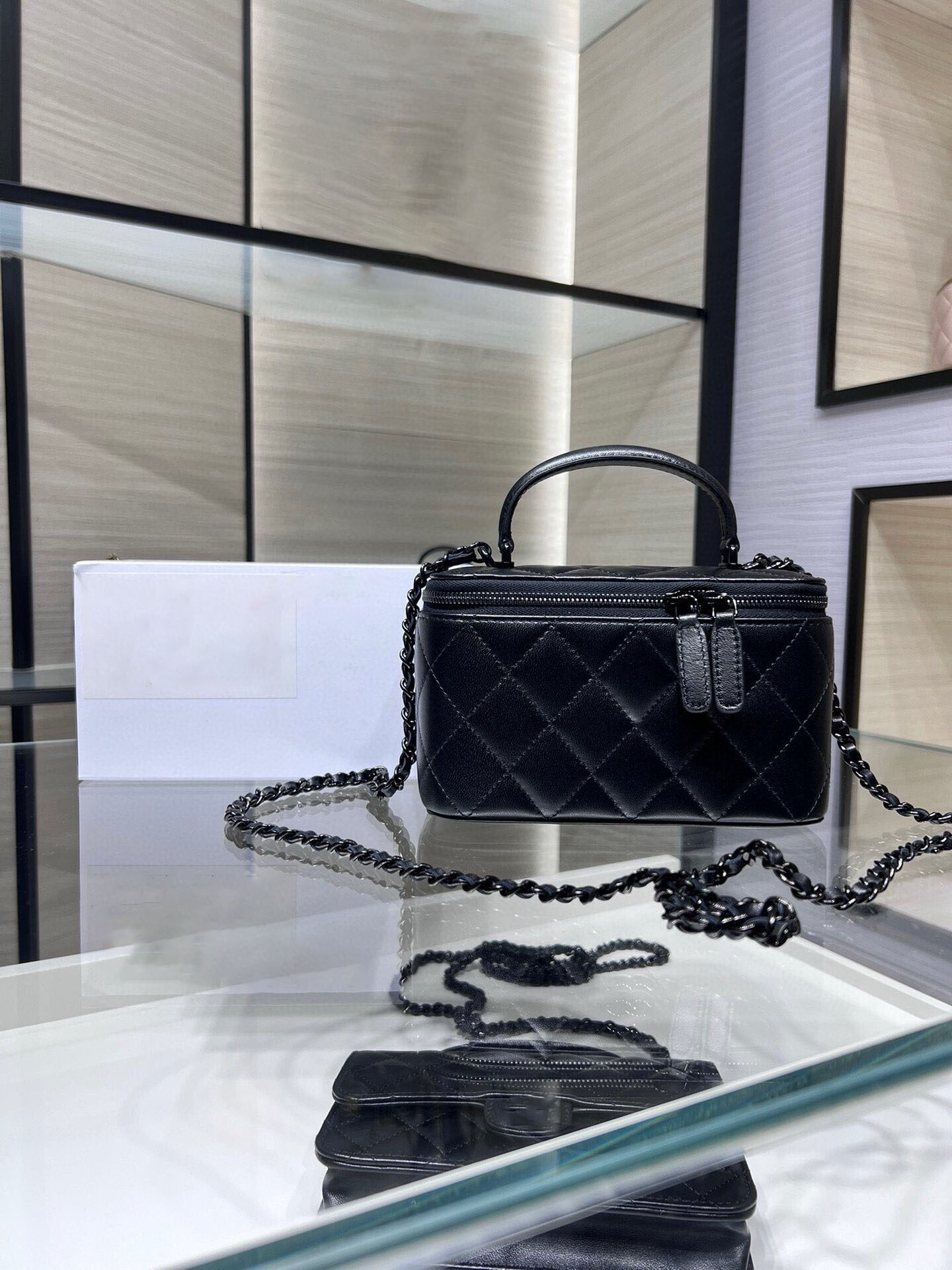 24A Luxury top-brand cosmetic bag and handbag, small mirror, high-quality handmade leather and all-black metal luxury women's gift box set