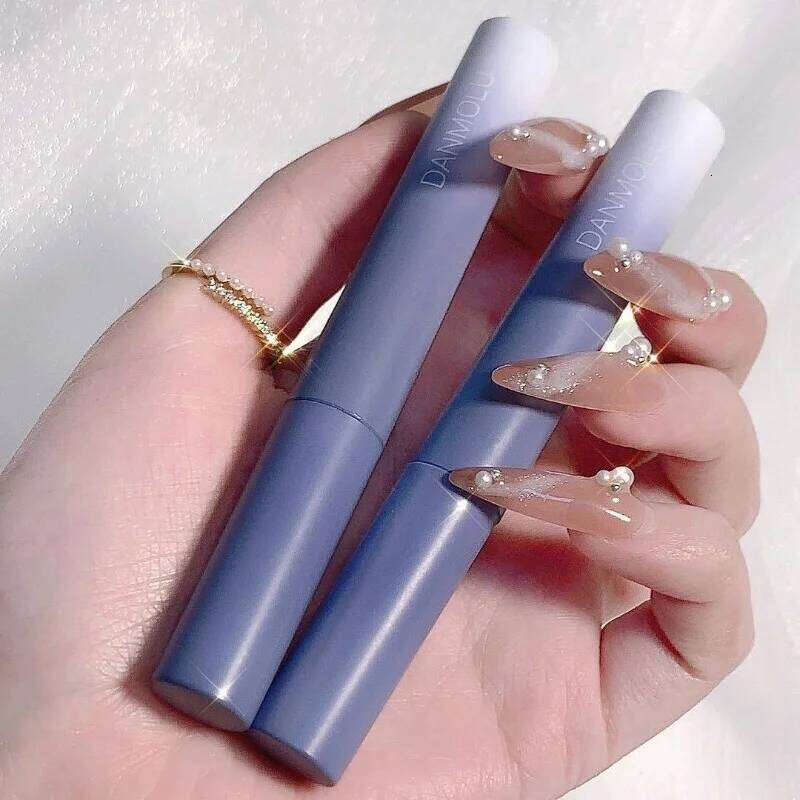 5 waterproof matte velvet lip lacquers with cartoon graphics for a smooth, glossy finish. Z260310