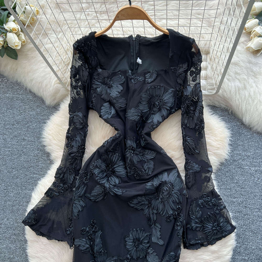 2026 autumn and winter European and American light luxury social celebrity style crossover black women's dress waist cinching